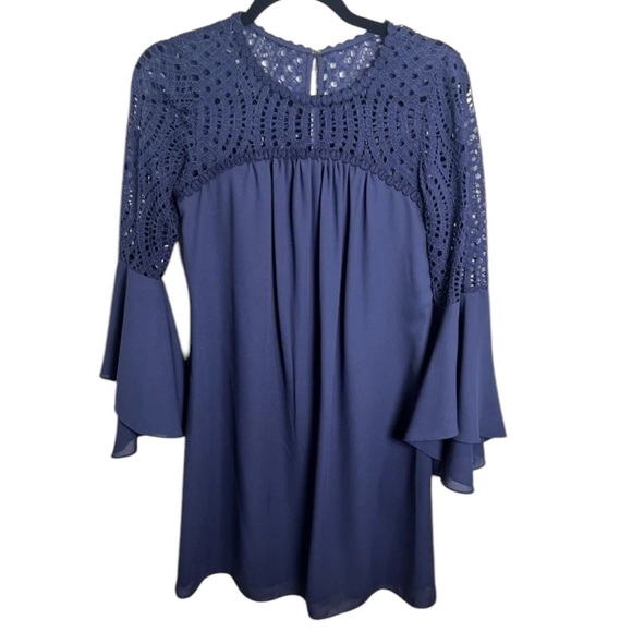 Navy blue Lilly Pulitzer amenna dress in excellent like new condition. Size 00 - Picture 4 of 6